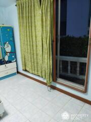 2-BR Townhouse near MRT Sutthisan