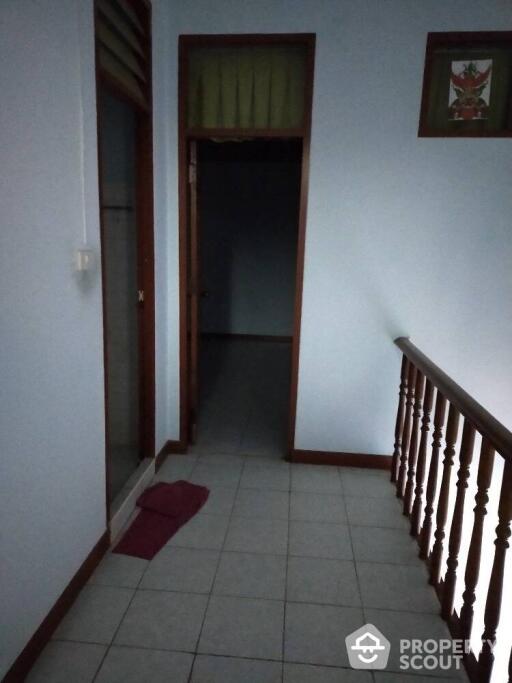 2-BR Townhouse near MRT Sutthisan