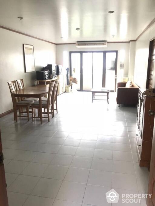 1-BR Condo near BTS Phrom Phong