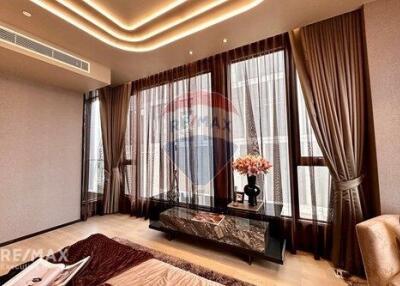 Luxurious 136m² Condo in Central Bangkok - Prime Location, Modern Design