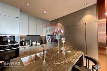 Luxurious 136m² Condo in Central Bangkok - Prime Location, Modern Design