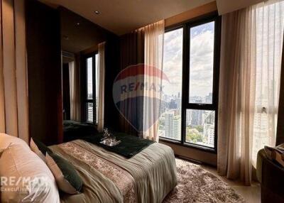 Luxurious 136m² Condo in Central Bangkok - Prime Location, Modern Design