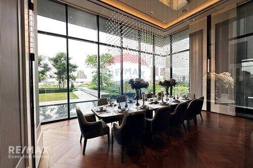 Luxurious 136m² Condo in Central Bangkok - Prime Location, Modern Design