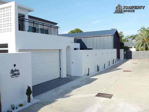 Luxury Modern 4 Bedroom Pool Villa In East Pattaya For Sale