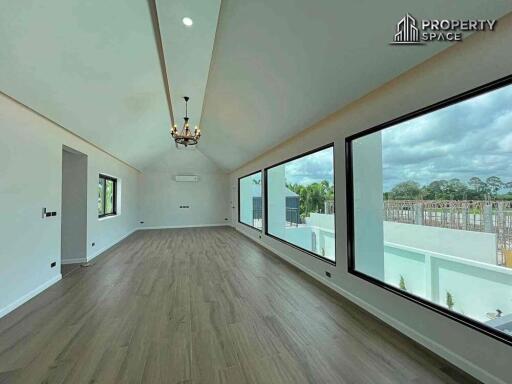 Luxury Modern 4 Bedroom Pool Villa In East Pattaya For Sale