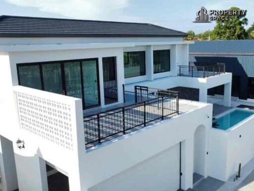 Luxury Modern 4 Bedroom Pool Villa In East Pattaya For Sale