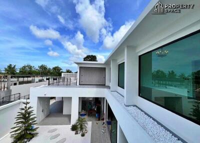 Luxury Modern 4 Bedroom Pool Villa In East Pattaya For Sale