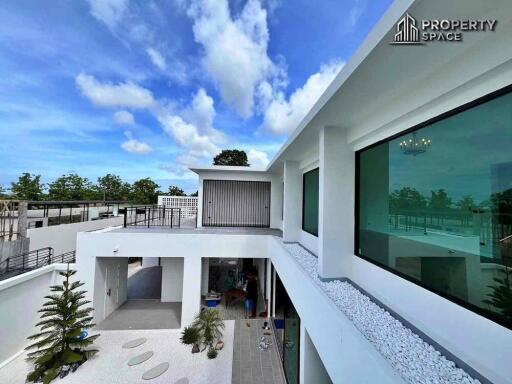 Luxury Modern 4 Bedroom Pool Villa In East Pattaya For Sale