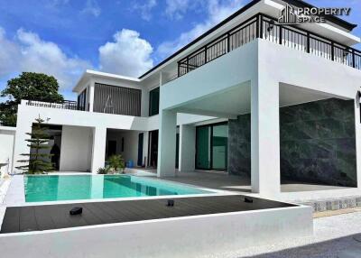 Luxury Modern 4 Bedroom Pool Villa In East Pattaya For Sale