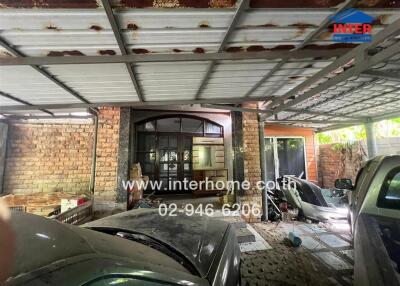 Covered garage with multiple cars