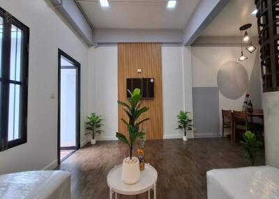 Townhome in Paholyothin 40