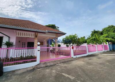 2 Bedrooms House in Nern Plub Wan Village 3 East Pattaya H011875