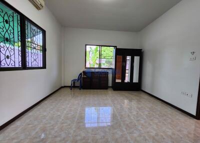 2 Bedrooms House in Nern Plub Wan Village 3 East Pattaya H011875