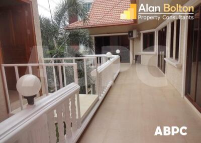 4 Bed 5 Bath in Pratumnak HR2360