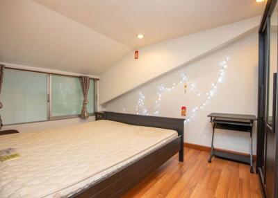 Duplex Studio Room for Sale : PP Condominum