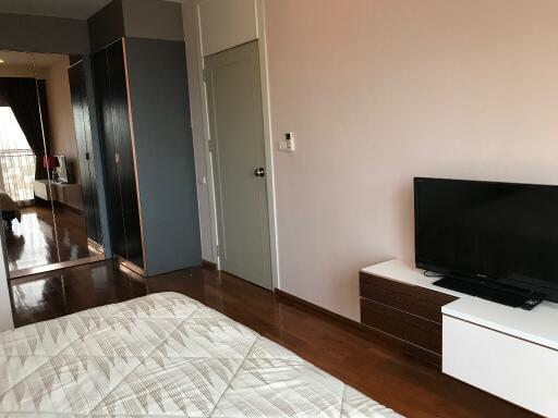 1-bedroom condo for sale close to BTS Ekamai