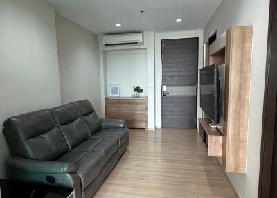 1-BR Condo at Rhythm Sathorn near BTS Saphan Taksin