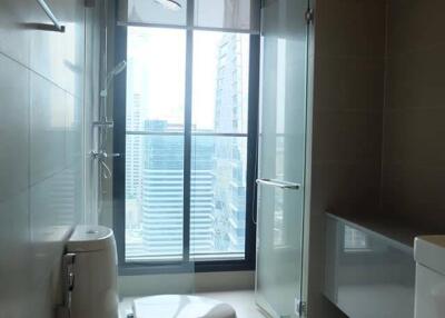 1-BR Condo at Noble Ploenchit near BTS Phloen Chit