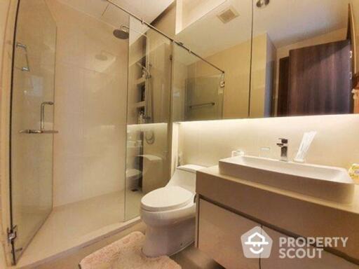 1-BR Condo at Menam Residences near BTS Saphan Taksin