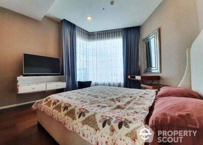 1-BR Condo at Menam Residences near BTS Saphan Taksin