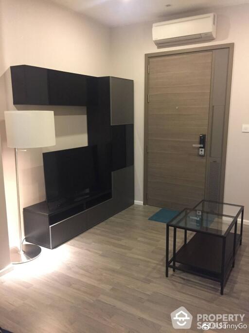 1-BR Condo at The Room Sukhumvit 69 near BTS Phra Khanong