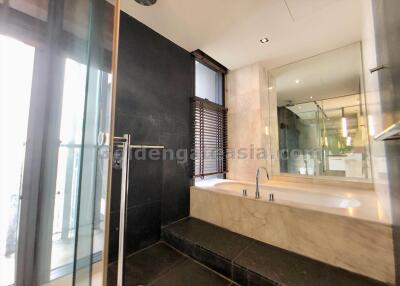 3 Bedrooms Condo on very high floor at The Met - Sathorn