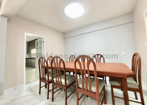 Spacious 3-Bedroom Condo with big balcony - Sukhumvit Nana-Asoke BTS/MRT