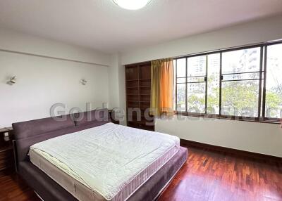 Spacious 3-Bedroom Condo with big balcony - Sukhumvit Nana-Asoke BTS/MRT