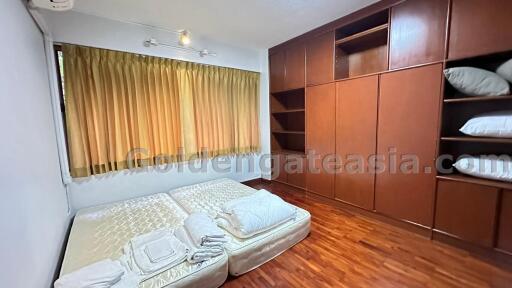 Spacious 3-Bedroom Condo with big balcony - Sukhumvit Nana-Asoke BTS/MRT