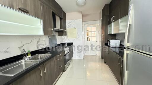 Spacious 3-Bedroom Condo with big balcony - Sukhumvit Nana-Asoke BTS/MRT