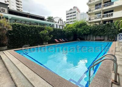 Spacious 3-Bedroom Condo with big balcony - Sukhumvit Nana-Asoke BTS/MRT