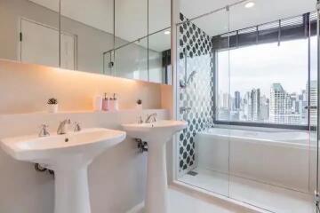 Aguston Sukhumvit 22 Two bedroom condo for sale