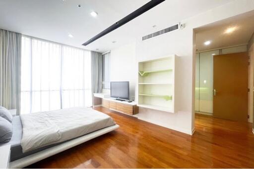 Luxurious 4-BR Condo with Stunning Views in Watthana, Bangkok