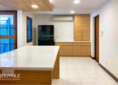 Spacious 4-Bedroom Detached House in Prime Sukhumvit Area