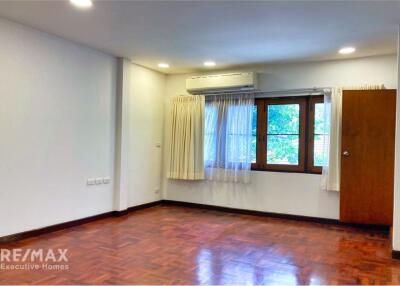 Spacious 4-Bedroom Detached House in Prime Sukhumvit Area