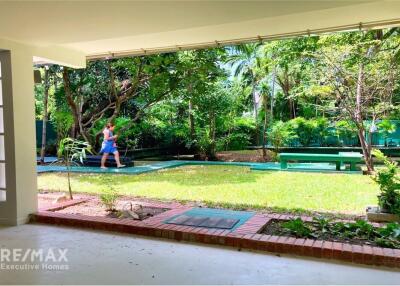 Spacious 4-Bedroom Detached House in Prime Sukhumvit Area