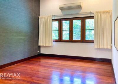 Spacious 4-Bedroom Detached House in Prime Sukhumvit Area