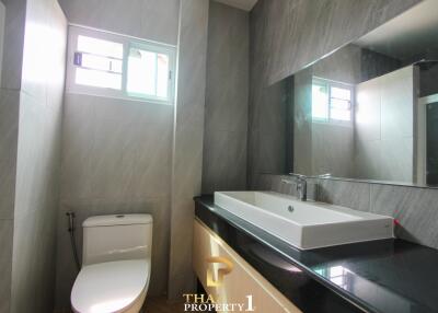 Ready to Move In Townhouse Pool Villa for Sale in Bang Sare Sattahip