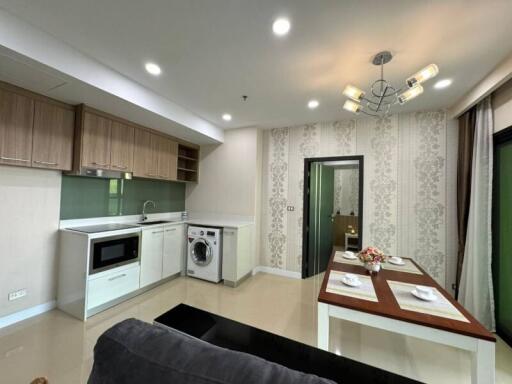 Modern kitchen and dining area