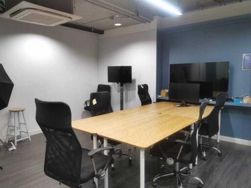 Bangkok Office  Sukhumvit BTS Thong Lo