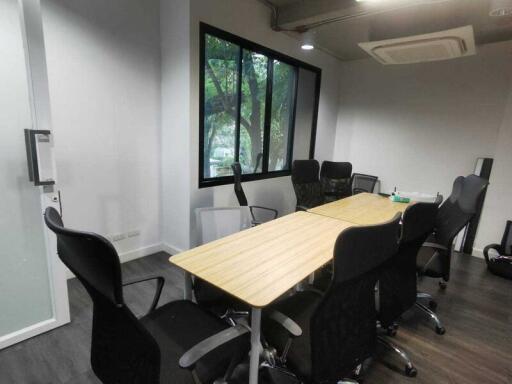 Bangkok Office  Sukhumvit BTS Thong Lo