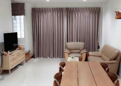 205 ตรม., 5 ห้องนอน, 3 ห้องน้ำ สำนักงาน ราคา ฿ 5,900,000