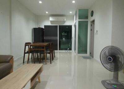 205 ตรม., 5 ห้องนอน, 3 ห้องน้ำ สำนักงาน ราคา ฿ 5,900,000