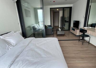 1-BR Condo at Xt Phayathai near BTS Phaya Thai