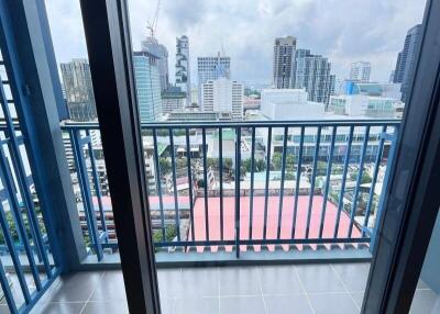 1-BR Condo at Xt Phayathai near BTS Phaya Thai