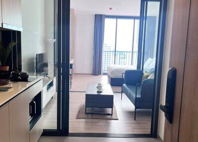 1-BR Condo at Xt Phayathai near BTS Phaya Thai