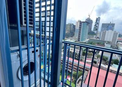 1-BR Condo at Xt Phayathai near BTS Phaya Thai