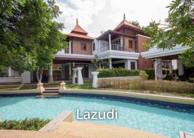 Luxury 3 Storey 3 Bed Villa