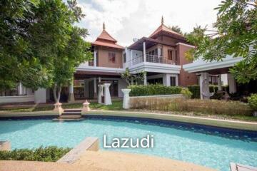 Luxury 3 Storey 3 Bed Villa