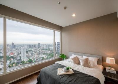 Bangkok Condo Menam Residences Charoen Krung BTS Saphan Taksin